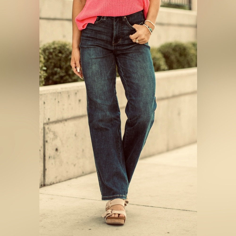 CAMBIO Size 12 DENIM JEANS ~
Straight Wide Leg ~Women’s Pants Slacks ~Dark Wash~